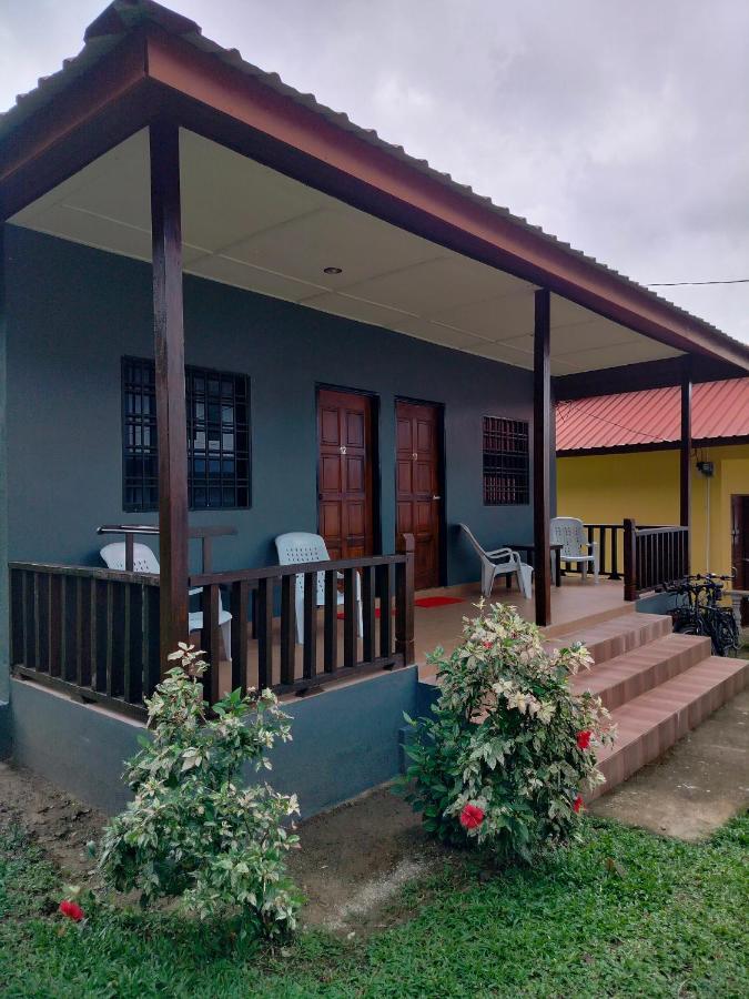 Restu Chalet Tioman Kampong Ayer Batang Екстериор снимка